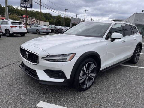 2024 Volvo V60 Cross Country B5 Plus