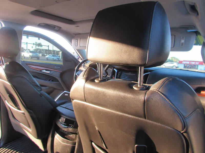 2018 Cadillac Escalade Luxury