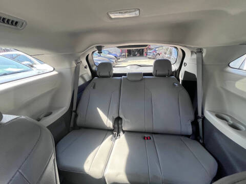 2022 Toyota Sienna XLE 7-Passenger