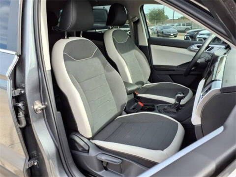 2025 Volkswagen Taos SE