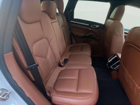 2016 Porsche Cayenne S E-Hybrid