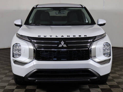 2026 Mitsubishi Outlander ES