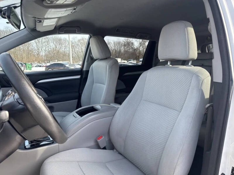 2015 Toyota Highlander LE