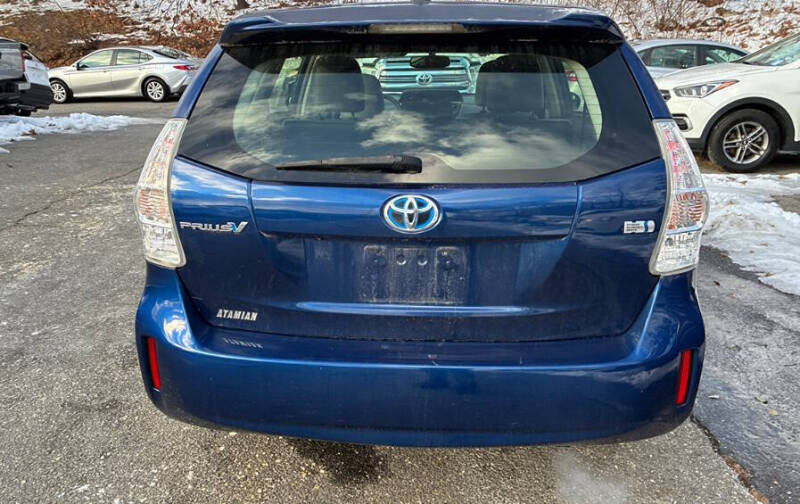 2012 Toyota Prius v Three
