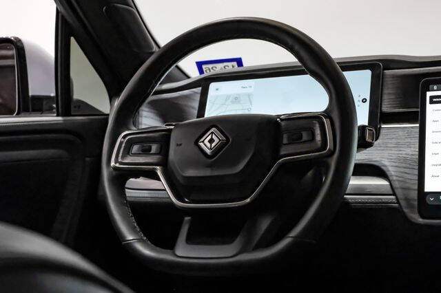 2025 Rivian R1S