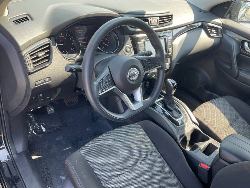 2020 Nissan Rogue Sport SV