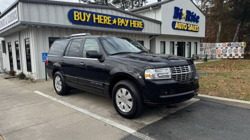 2014 Lincoln Navigator Base's photo