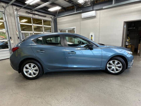 2016 Mazda MAZDA3 i Sport