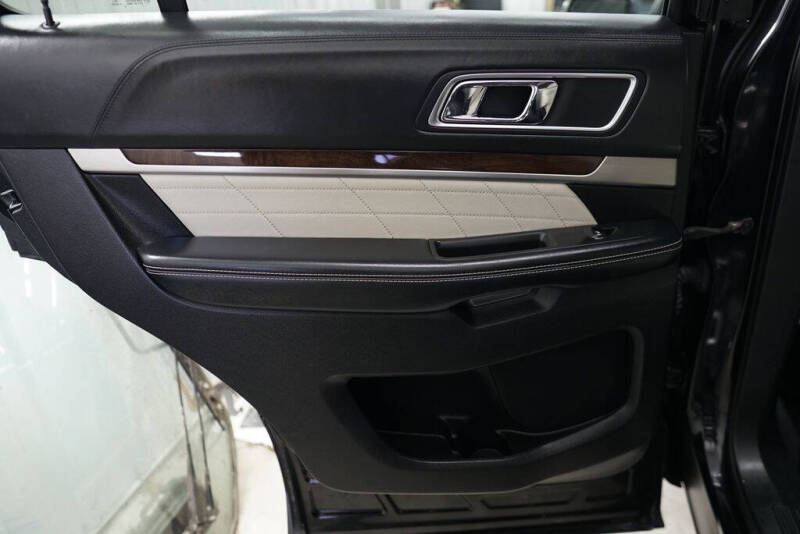 2017 Ford Explorer Platinum