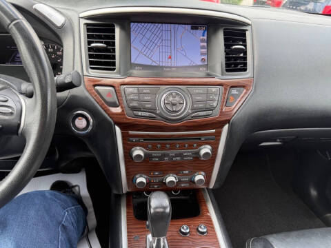 2017 Nissan Pathfinder Platinum