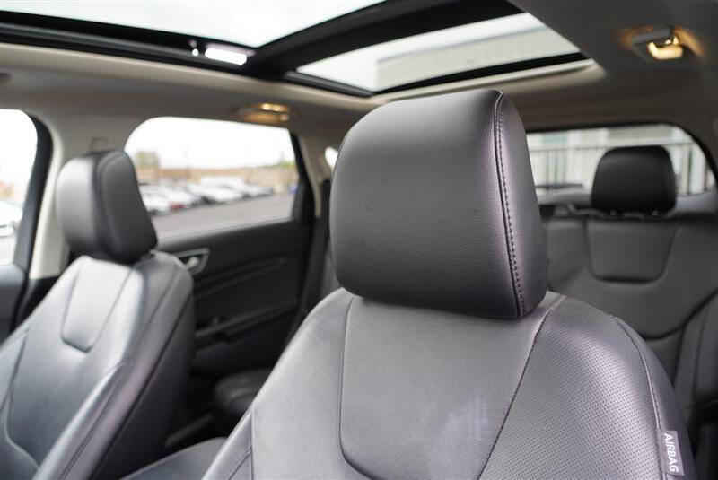 2020 Ford Edge Titanium