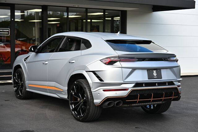 2023 Lamborghini Urus S
