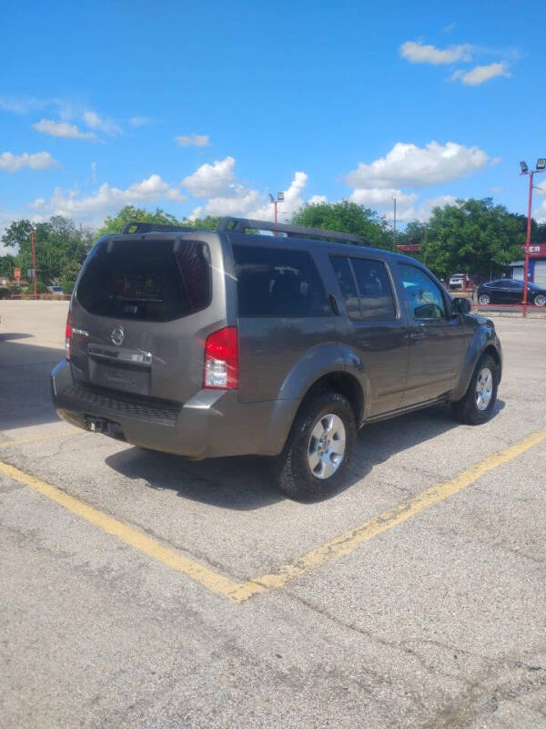 2008 Nissan Pathfinder LE