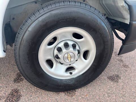 2025 Chevrolet Express LS 3500