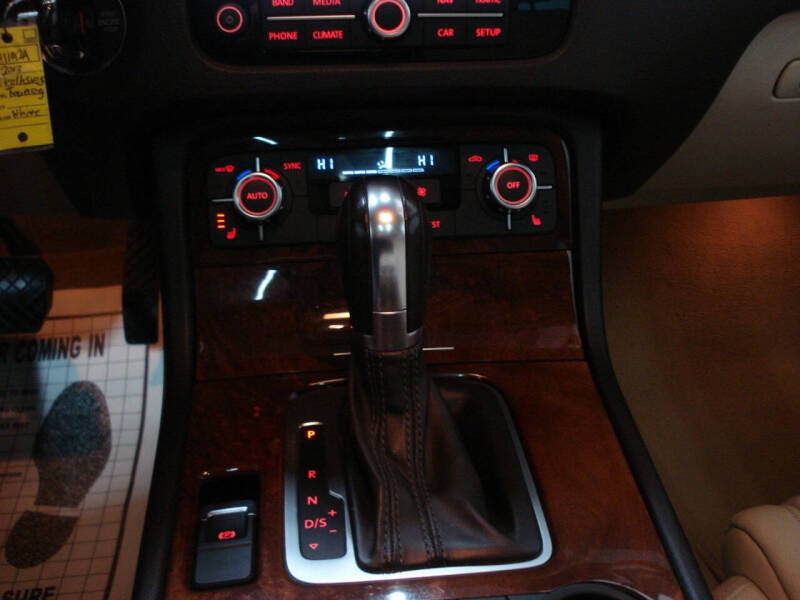 2013 Volkswagen Touareg TDI Sport