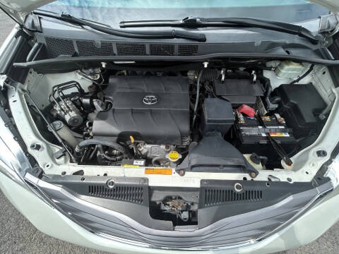 2016 Toyota Sienna Limited Premium 7-Passenger