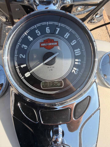 2014 Harley-Davidson Heritage Softail Classic FLSTC
