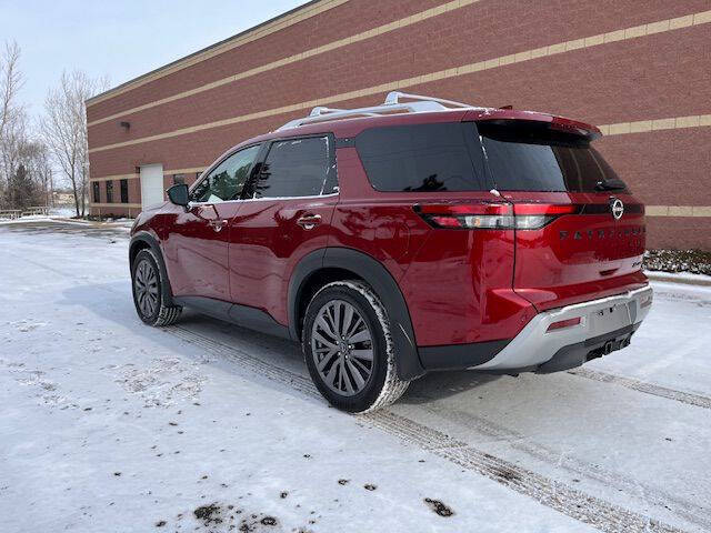 2023 Nissan Pathfinder SL