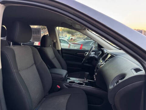 2020 Nissan Pathfinder S