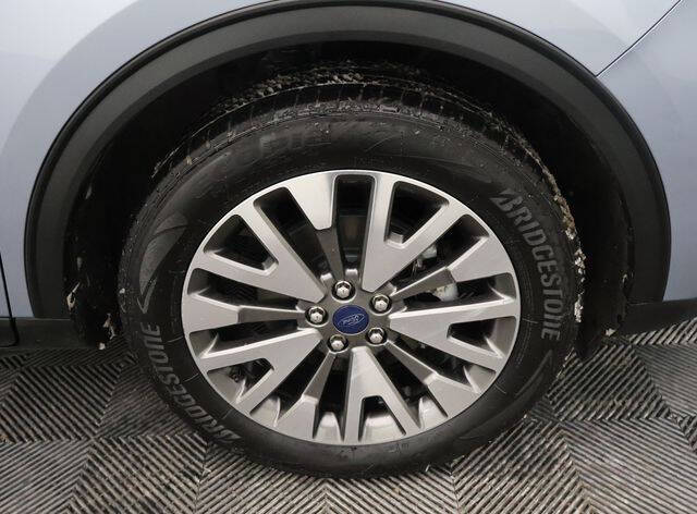 2022 Ford Escape Hybrid Titanium