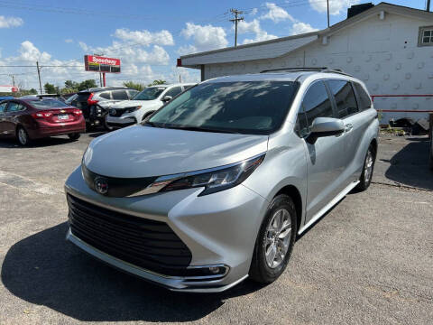 2022 Toyota Sienna XLE 8-Passenger