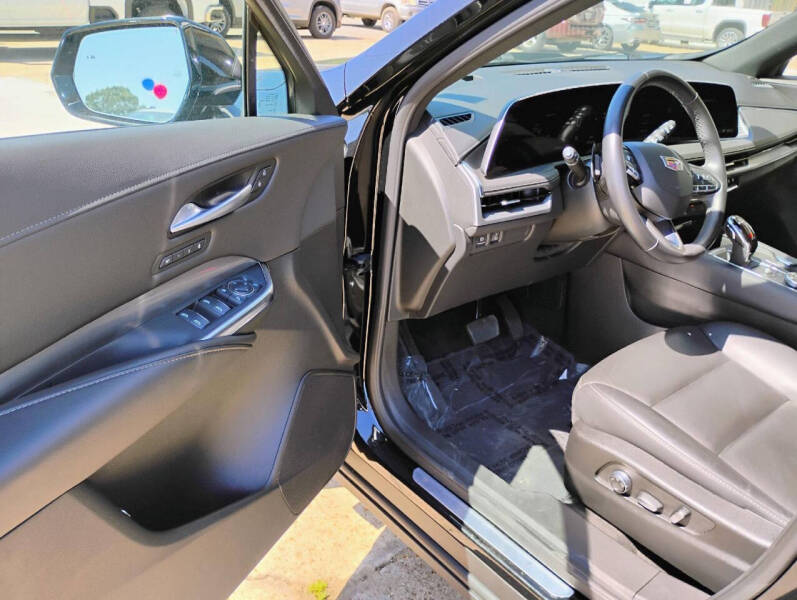 2025 Cadillac XT4 Premium Luxury
