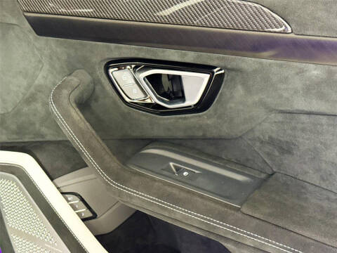 2024 Lamborghini Urus Performante