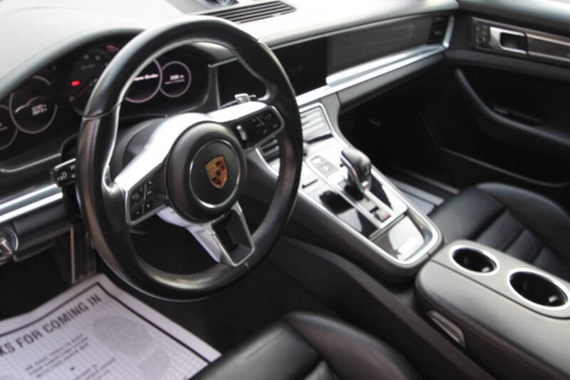 2017 Porsche Panamera Turbo