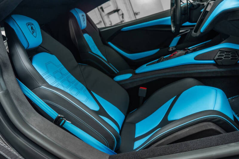 2025 Lamborghini Revuelto