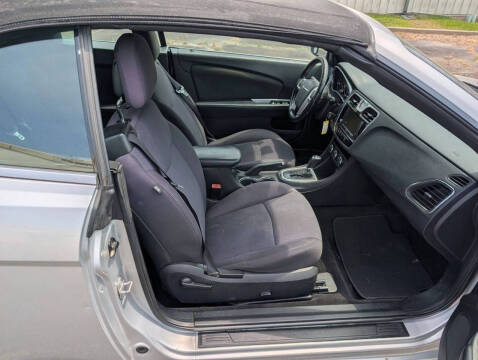 2012 Chrysler 200 Touring