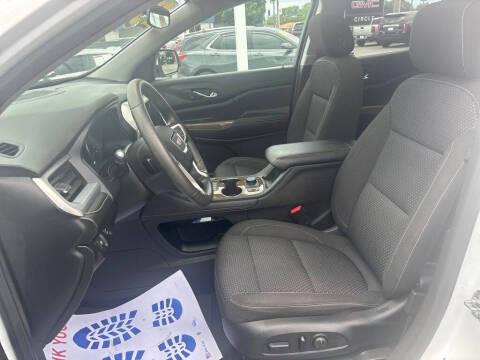 2023 GMC Acadia SLE
