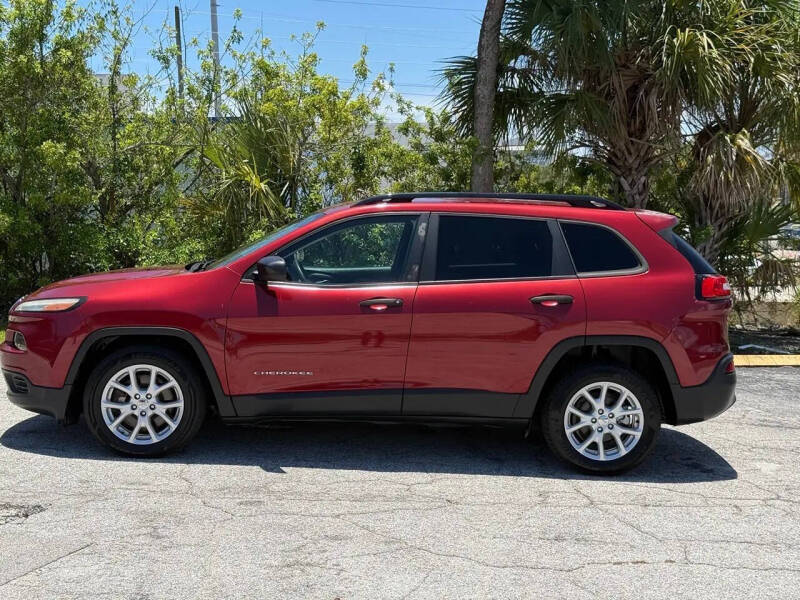 2017 Jeep Cherokee Sport
