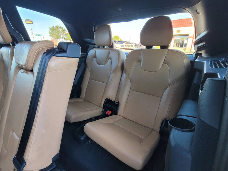 2018 Volvo XC90 T6 Momentum