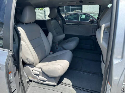 2015 Toyota Sienna
