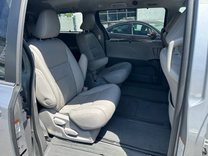 2015 Toyota Sienna