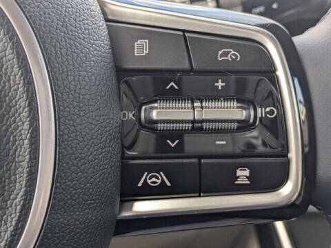 2025 Kia Carnival SX