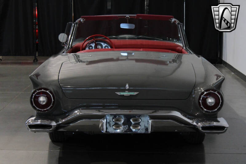 1957 Ford Thunderbird