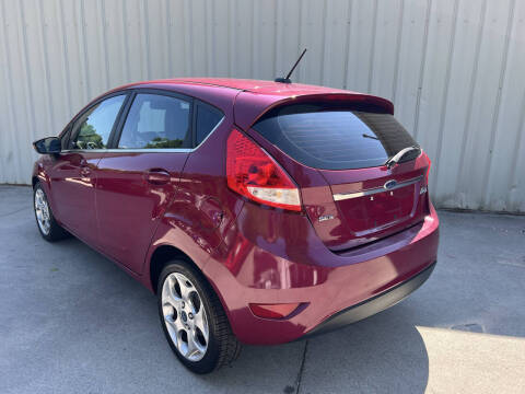 2011 Ford Fiesta SES