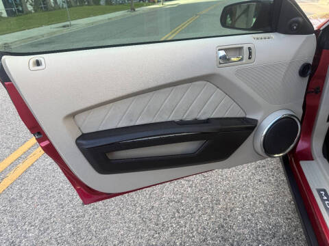 2010 Ford Mustang V6