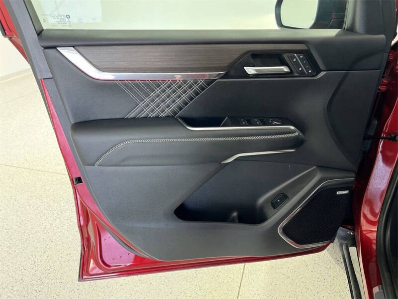 2024 GMC Acadia Denali