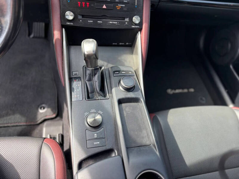2017 Lexus IS 200t