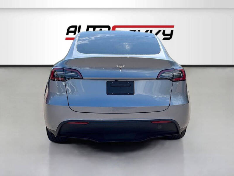 2024 Tesla Model Y Long Range