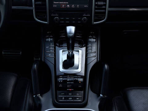 2017 Porsche Cayenne GTS
