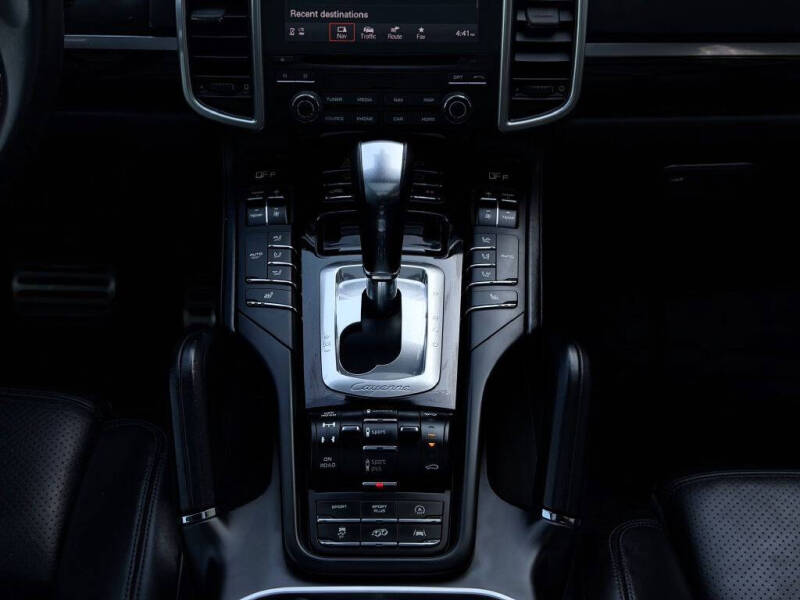 2017 Porsche Cayenne GTS