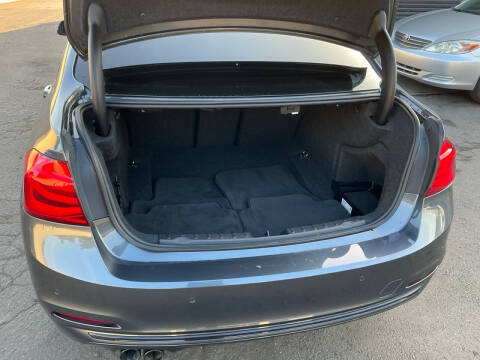 2018 BMW 3 Series 330i