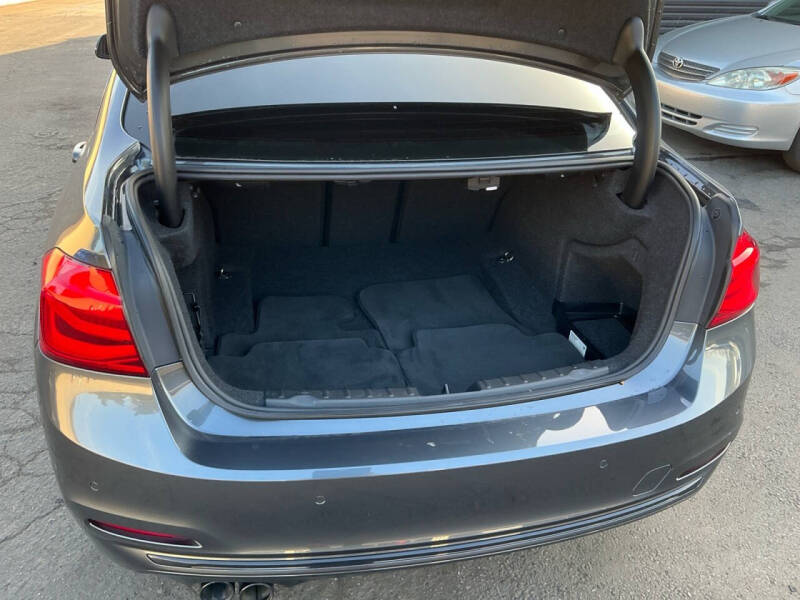 2018 BMW 3 Series 330i