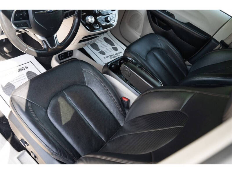 2020 Chrysler Pacifica Touring L
