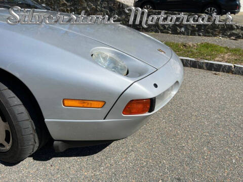 1987 Porsche 928 S4