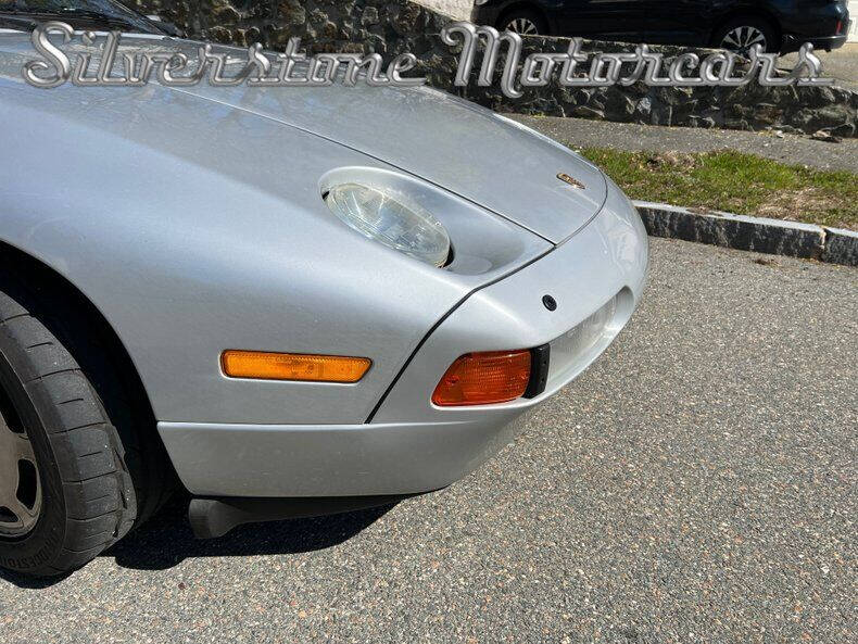 1987 Porsche 928 S4