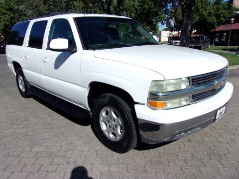 2004 Chevrolet Suburban for sale at Family Truck and Auto in Oakdale CA